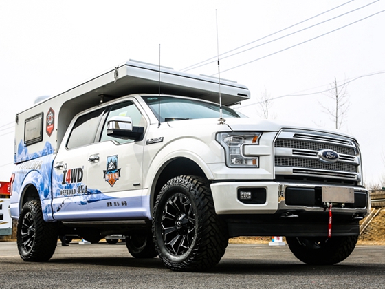 旅美速騰福特“F150越野者”四驅越野房車
