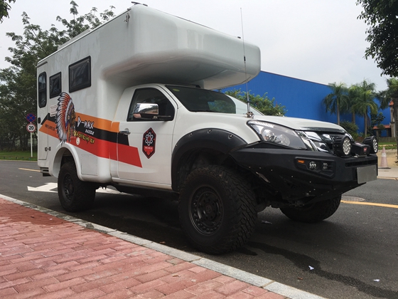 五十鈴單排越野房車是自動擋的嗎？