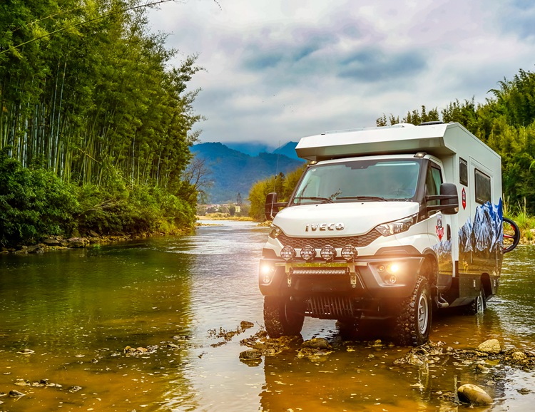 速騰房車2019年3月首發IVECO NEW Daily4X4漫步者越野房車大揭秘