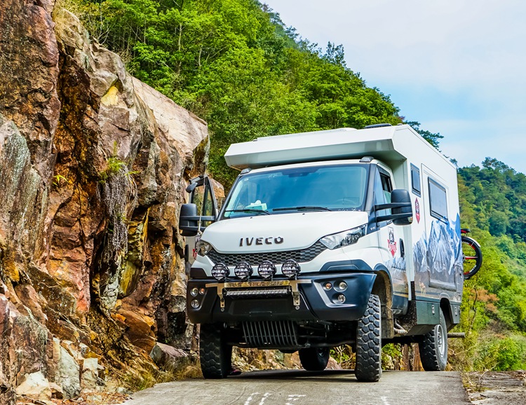 2019速騰意大利進口依維柯NEW DAILY 4X4漫步者四驅越野房車評測